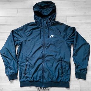 🔥OG HEAT🔥 Nike Sportswear Windrunner Size Medium